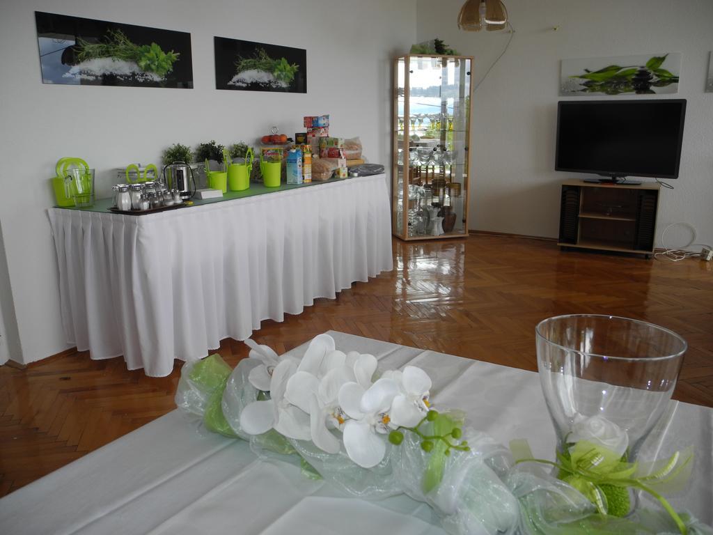 Hotel Privathaus Marija à Dramalj Extérieur photo